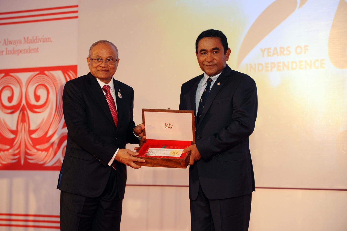 ވަގުންނަށް ކުރިން ކުރަނީ ނަފްރަތެވެ، މިހާރު ކިޔަނީ ސަނާއެވެ!