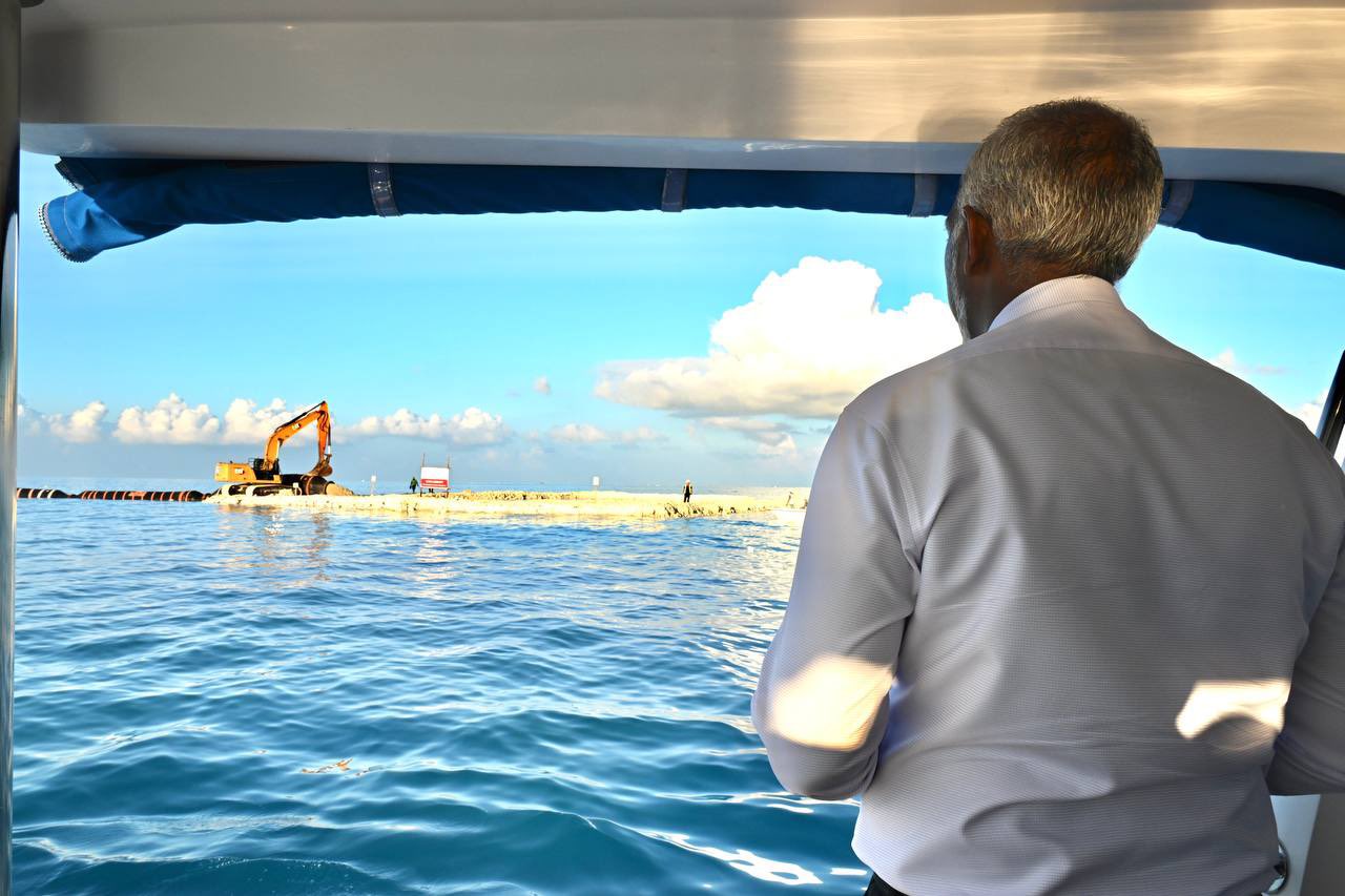 އެކާވީސް ވަނަ ގަރުނުގެ އެކްސްކަވޭޓަރުގަސް